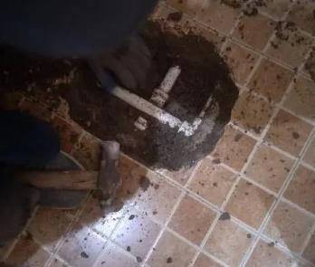 定兴卫生间漏水维修公司为您分享下卫生间渗水如何处理及注意事项